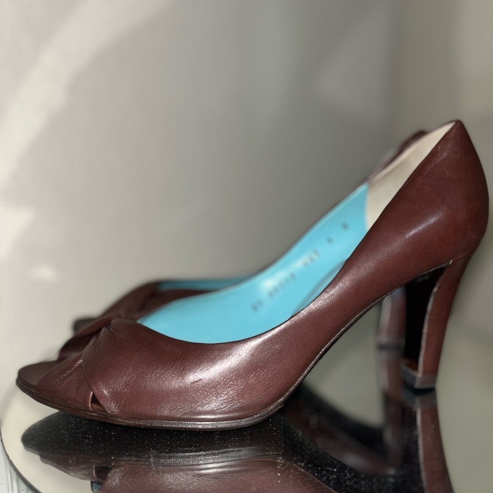 Salvatore Ferragamo Leather Pumps Heels, Brown with Blue Interior, Size 9B - Picture 4 of 14
